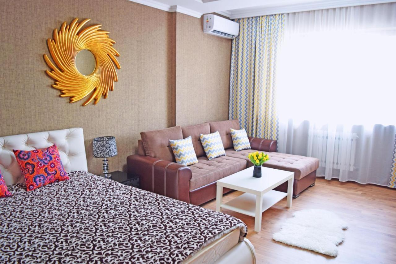 Bishkek Sunny Apartment In The Center Exteriér fotografie
